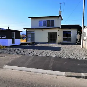  Holiday home 暮らすように過ごす温泉宿　白老大使館 Japan